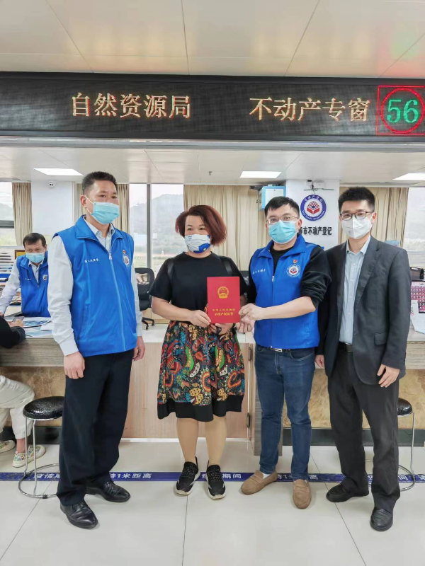 4056bcd3ab2748ecf3c2935dd128380.jpg