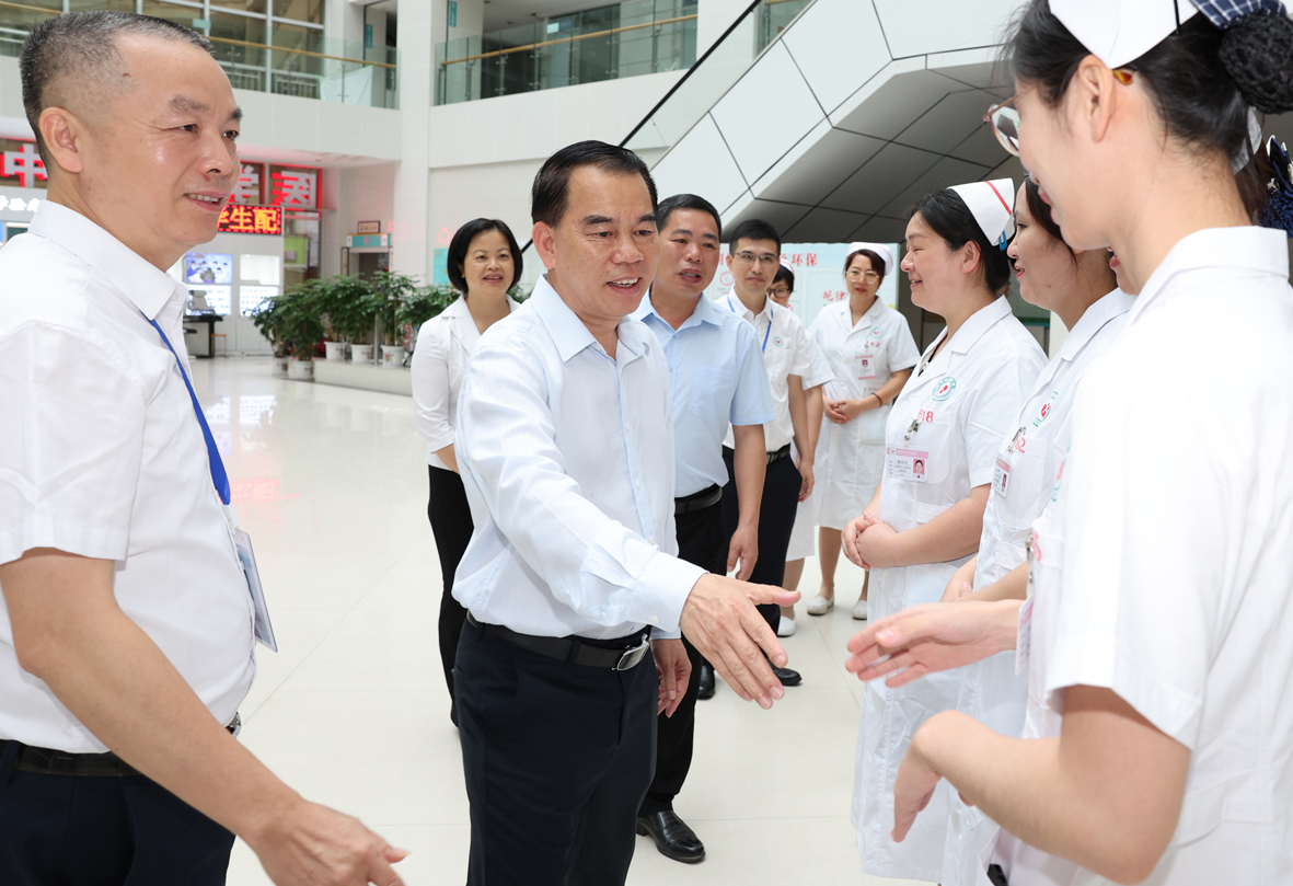 058A9553護士節(jié)慰問一.JPG