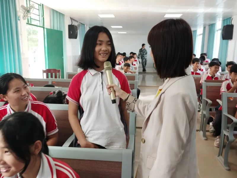 DƬ