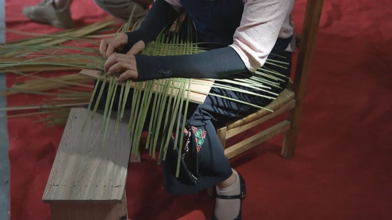 DƬ