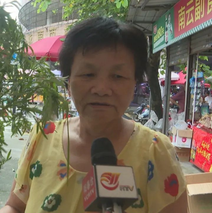 DƬ