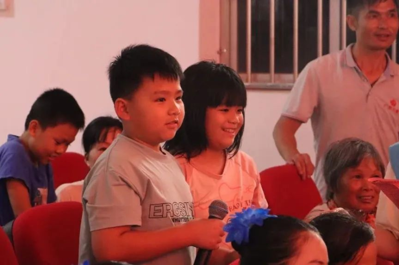 DƬ