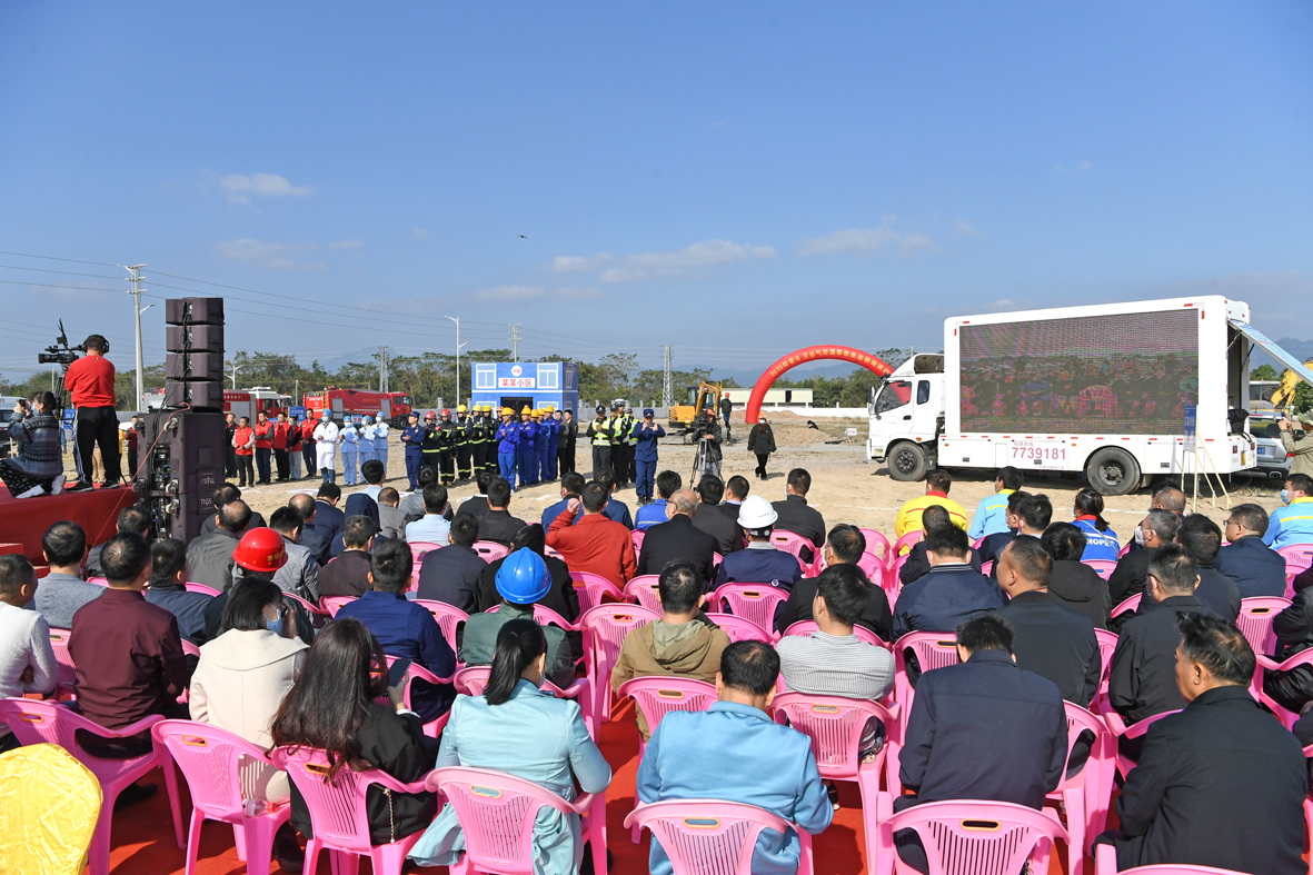 陽春市舉行天然氣泄漏事故應(yīng)急救援演練活動(dòng)4(2020.12.03).jpg