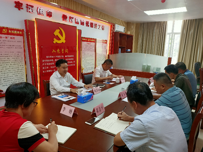 常務(wù)副市長周開取調(diào)研統(tǒng)計(jì)工作2.jpg